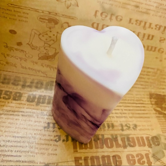 Tie Dye Heart Shape Pillar Candle 6oz High End Luxury - Picture 4 of 5